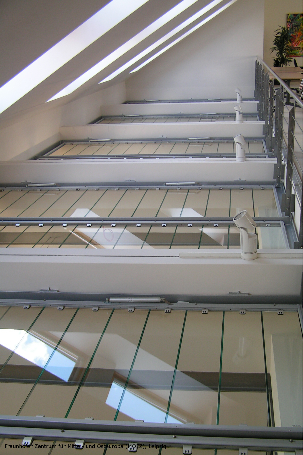 S9 45 Fraunhofer Zentrum fuer Mittel  und Osteuropa MOEZ Leipzig HAHN Lamellenfenster 3 